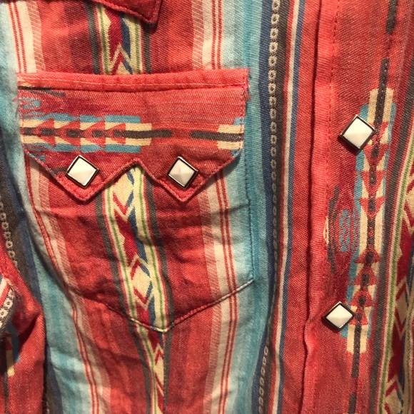 Rockmount ranchwear Women's Serape Pattern Western Shirt in Coral- medium - Picture 3 of 8